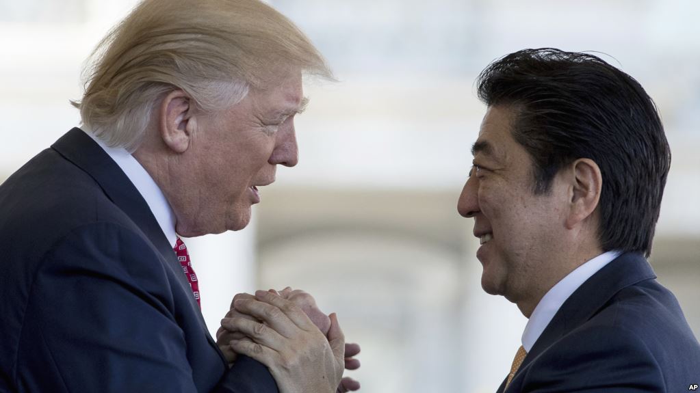 Трамп поздравил Синдзо Абэ с победой на парламентских выборах в Японии