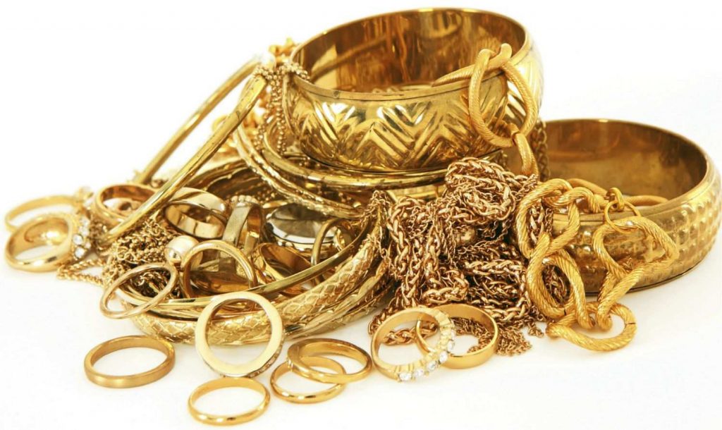 В Тбилисском аэропорту обнаружили недекларированные золотые изделия