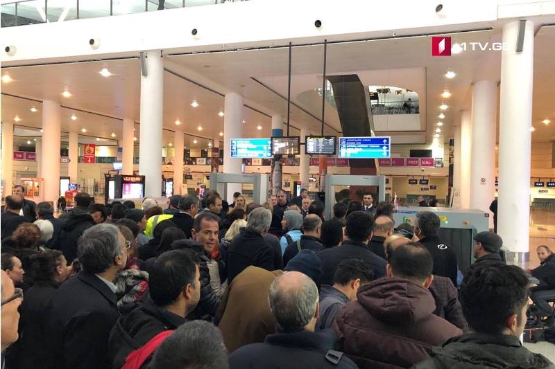 В терминал отлета Тбилисского международного аэропорта начали пускать сотрудников