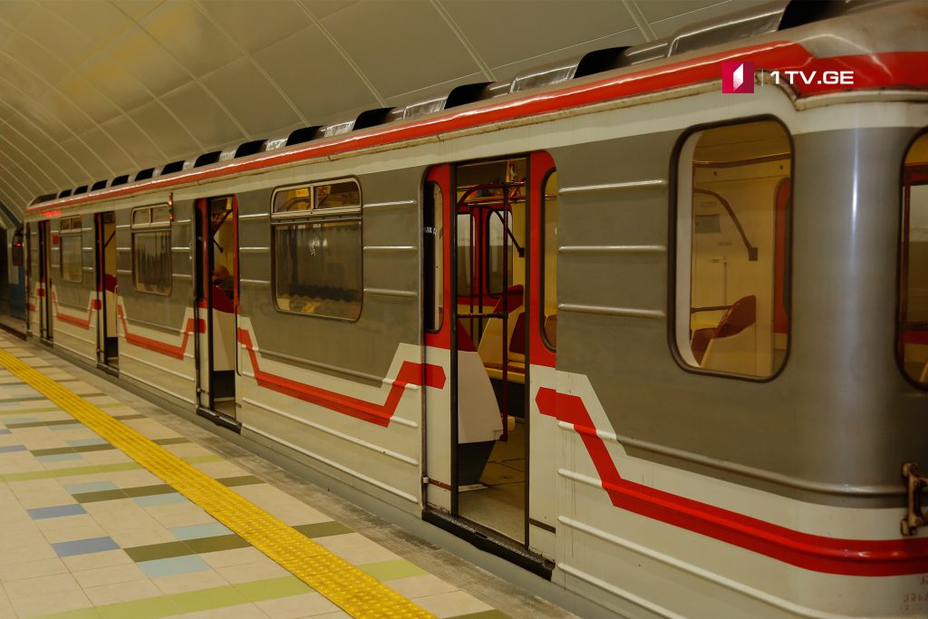 На станциях метро «Площадь Свободы» и «Руставели» поезда не останавливаются по причине акций