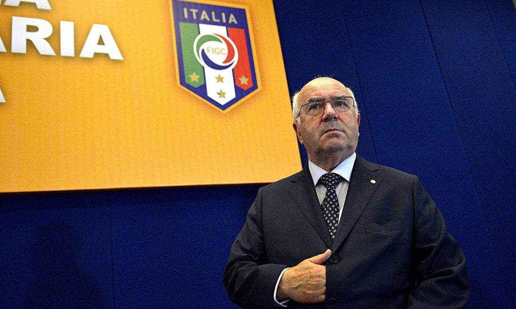 Карло Тавеккио не покинет пост президента Федерации футбола Италии