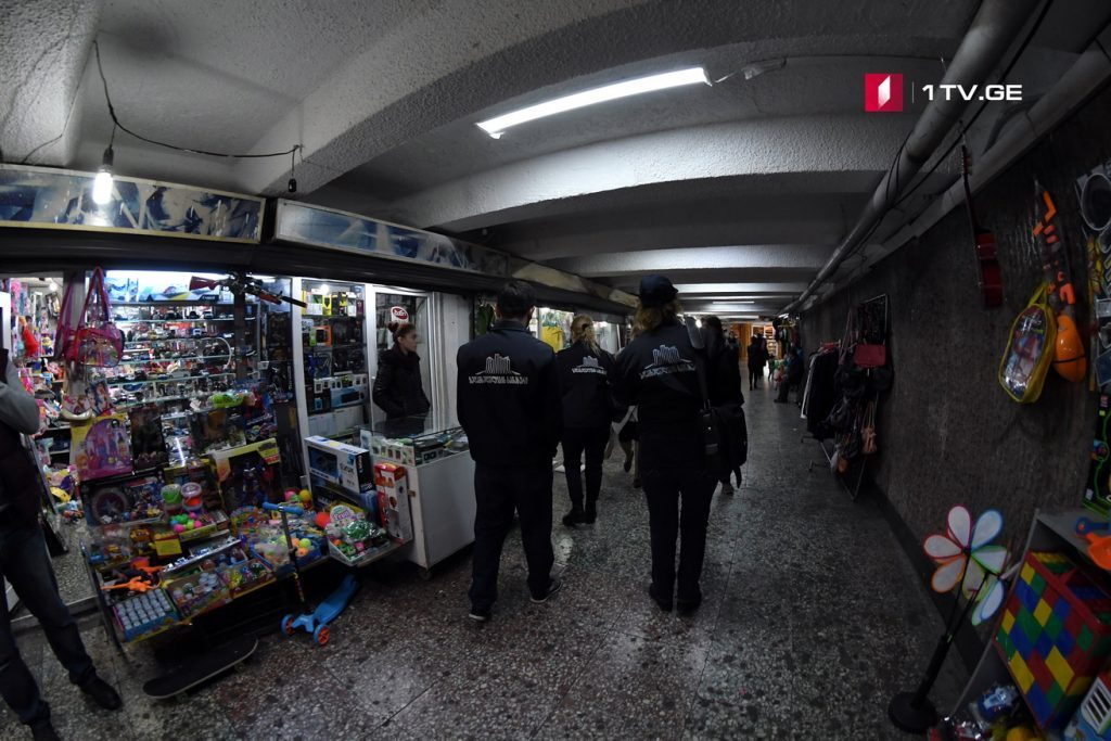 «Тбилсервис Групп» просит торговцев в подземных переходах освободить пешеходную территорию на два дня
