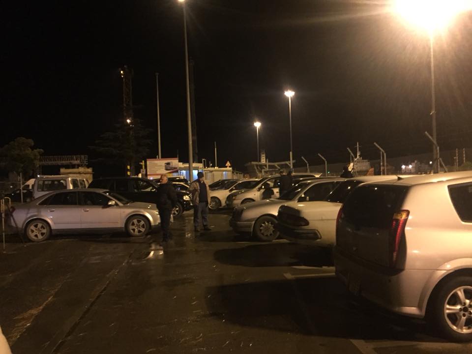 В Потийский порт вошел паром, которого ждали члены семьей и близкие депортированных из Украины грузин