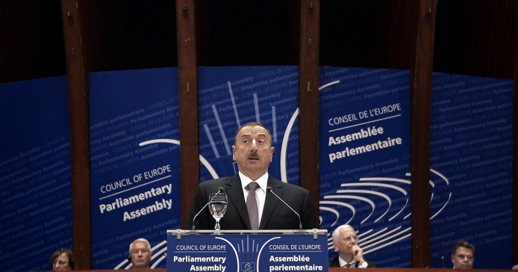 Ильхам Алиев грозит выходом из Совета Европы