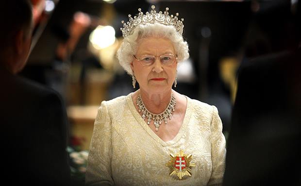 Paradise Papers: Деньги королевы Великобритании Елизаветы II в размере $13 млн были инвестированы в офшоры