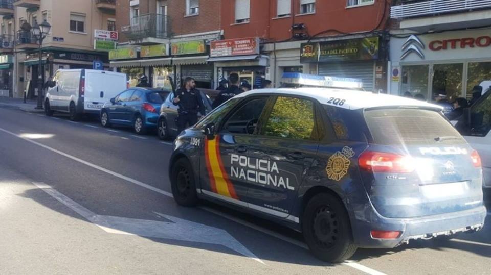 Madriddə bank filiallarının birində, silahlı şəxs girovlar götürdü