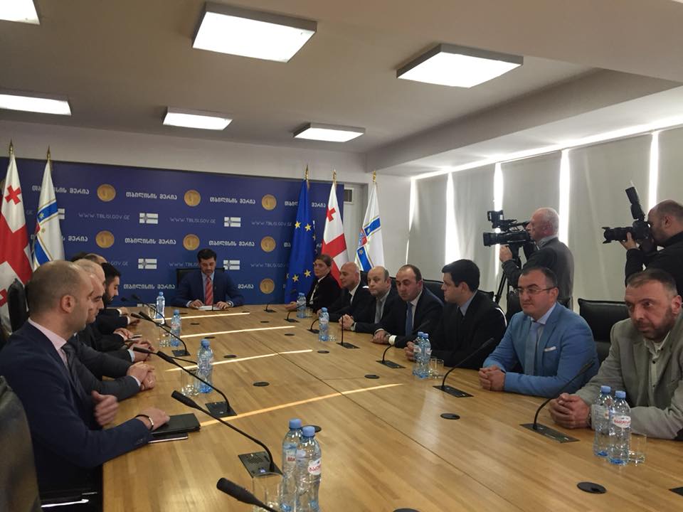 Каха Каладзе представил новый руководителей служб мэрии Тбилиси