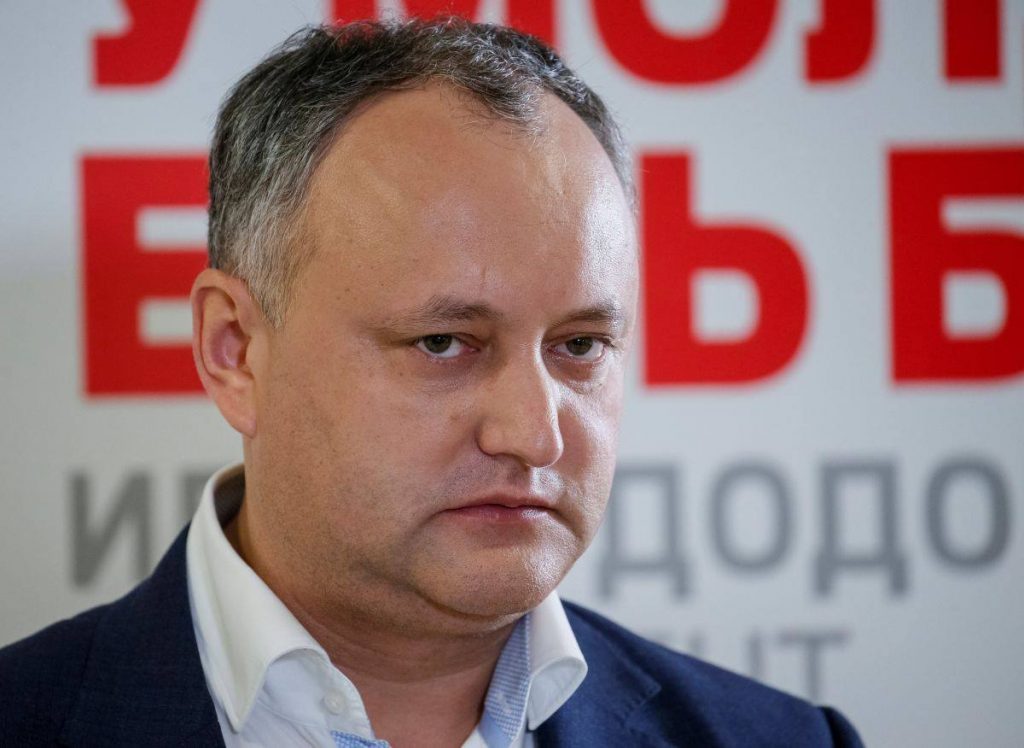 Moldova prezidenti müdafiə naziri müavinin istefasını tələb edir