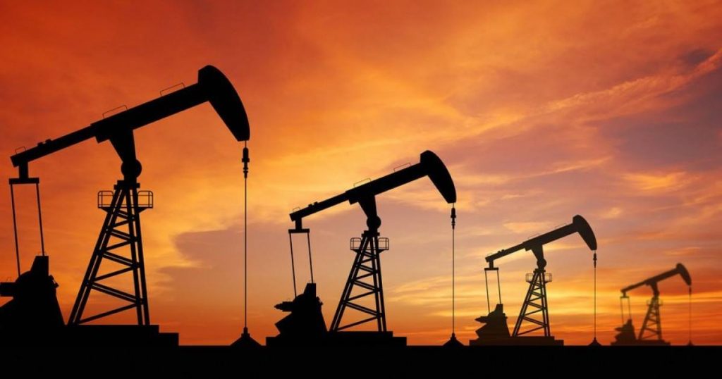 Цена на нефть на международных рынках снизилась