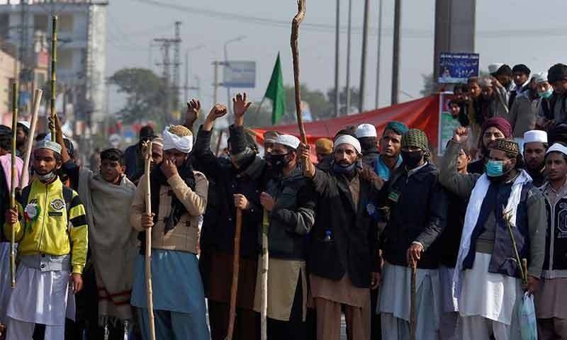 Власти Пакистана прекратили применять силу против демонстрантов