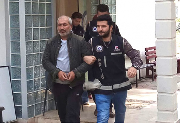 В Турции при попытке незаконно переправить в Грецию сирийских беженцев задержан гражданин Грузии