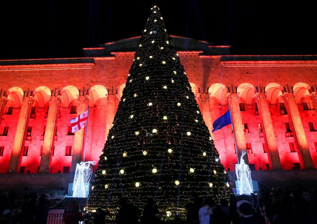 Главная новогодняя елка  зажжется в Тбилиси  15 декабря