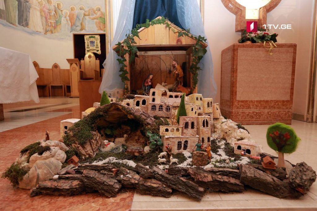 Тысячи верующих празднуют в Грузии Рождество Христово