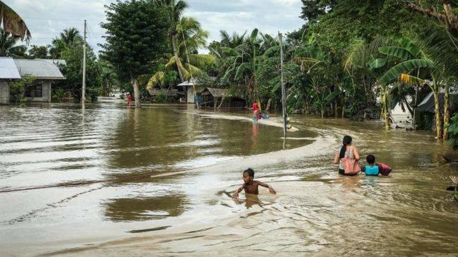 Число жертв оползней и наводнений на Филиппинах достигло 200 человек
