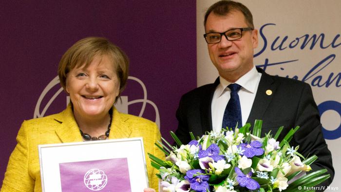 Angela Merkel gender bərabərliyinin beynəlxalq mükafatını aldı