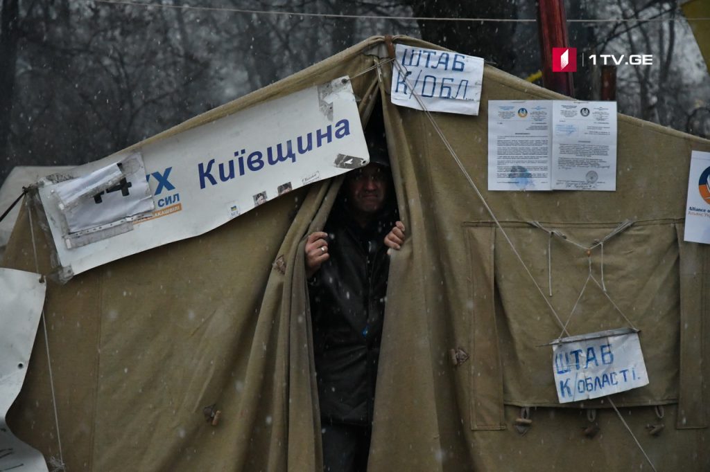 Михаил Саакашвили остается в палатке у Рады Украины вместе со сторонниками