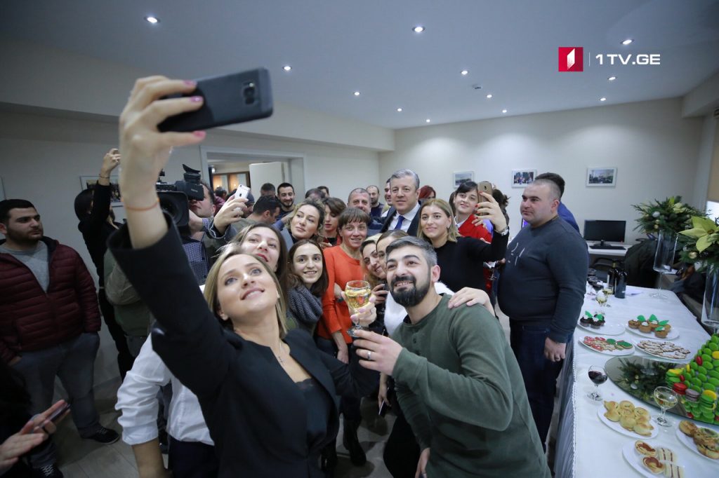 Георгий Квирикашвили лично поздравил журналистов с наступающим Новым Годом и Рождеством (фото)