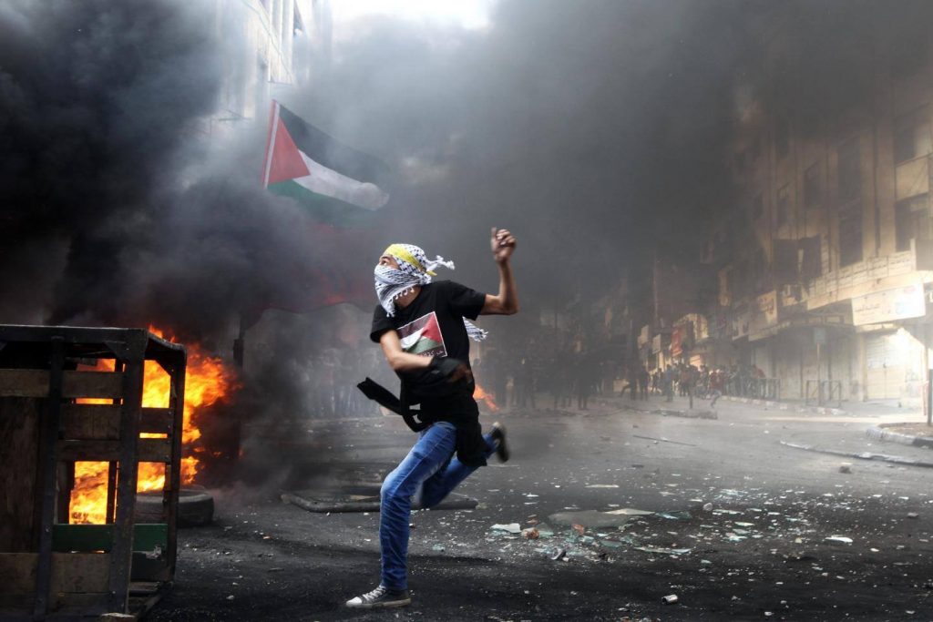 Не менее 20 палестинцев пострадали в результате столкновений с израильскими военными