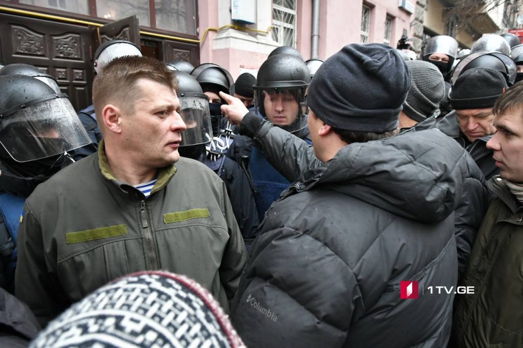 В Киеве произошла стычка между сторонниками Саакашвили и спецназом