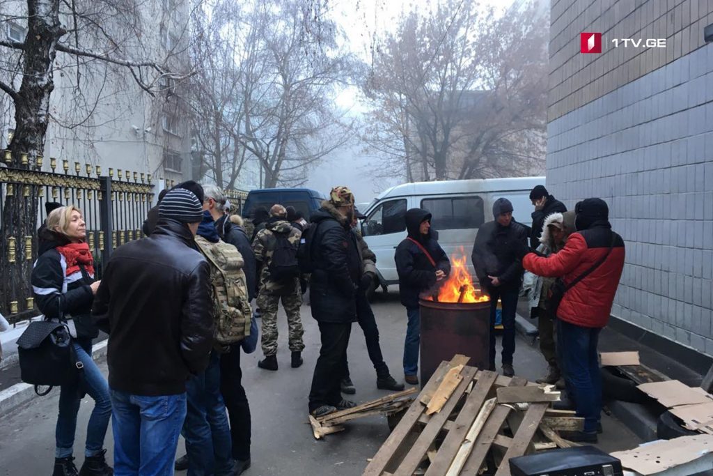 Situation calm at town of tents in Kiev