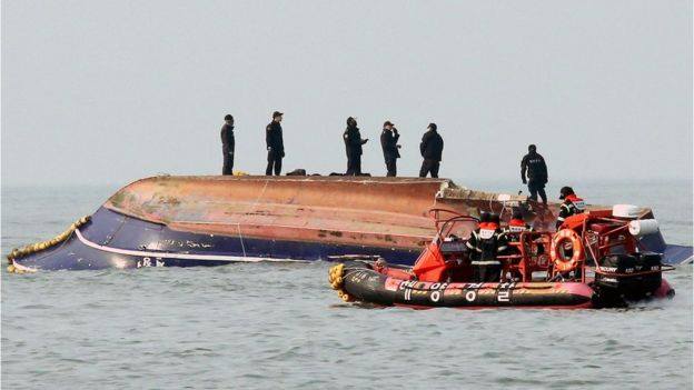 В Южной Корее столкнулись танкер и рыболовное судно, погибли не менее 13 человек