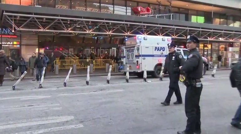 На Манхэттене в Нью-Йорке произошел взрыв
