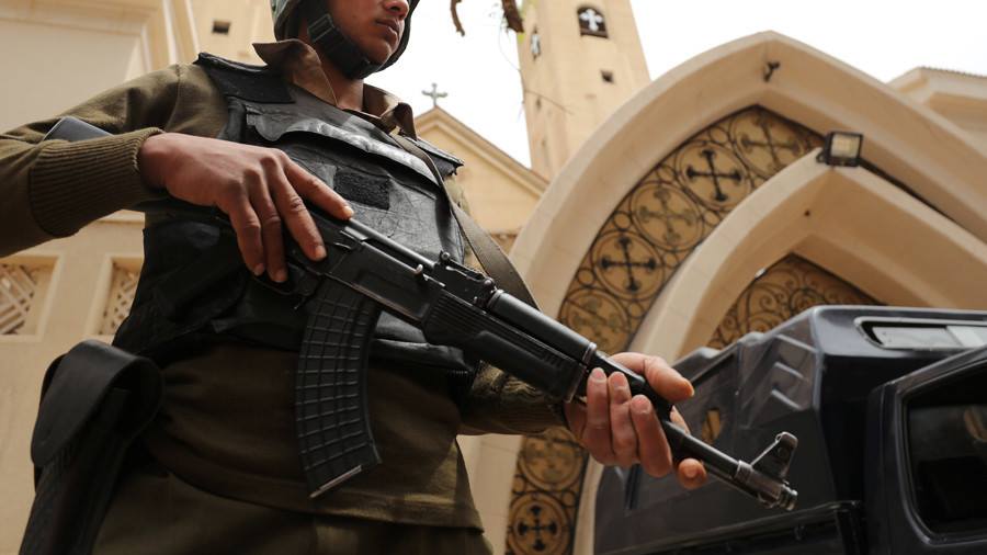 Террористы напали на церковь в пригороде Каира
