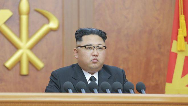Ким Чен Ын приказал открыть "горячую линию" с Сеулом