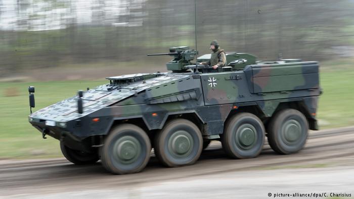 Германия направила 14 бронетранспортеров на базу НАТО в Литве