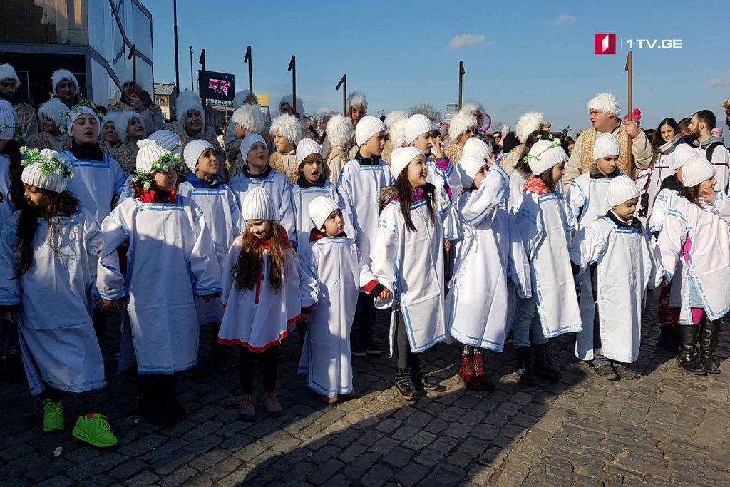 В Тбилиси проходит рождественское шествие «Алило»