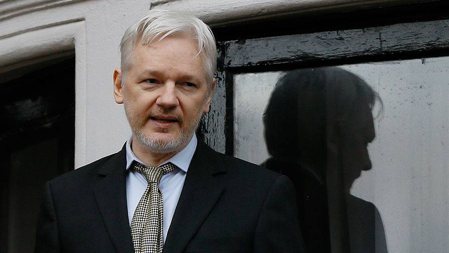 WikiLeaks aшьaҭaкҩы Жулиaн Асaнж Еквaдор aтәылaуaҩрa иоуит