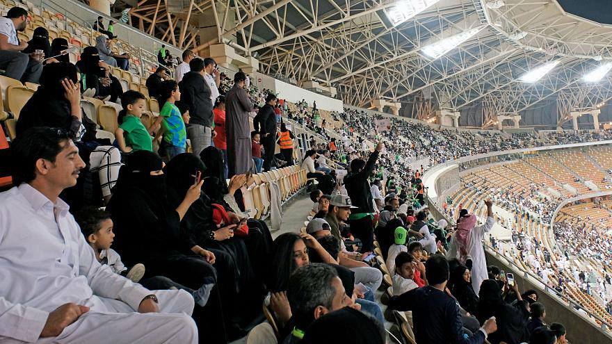 Səudiyyə qadınlarına futbol oyunlarına getmək icazəsi verildi