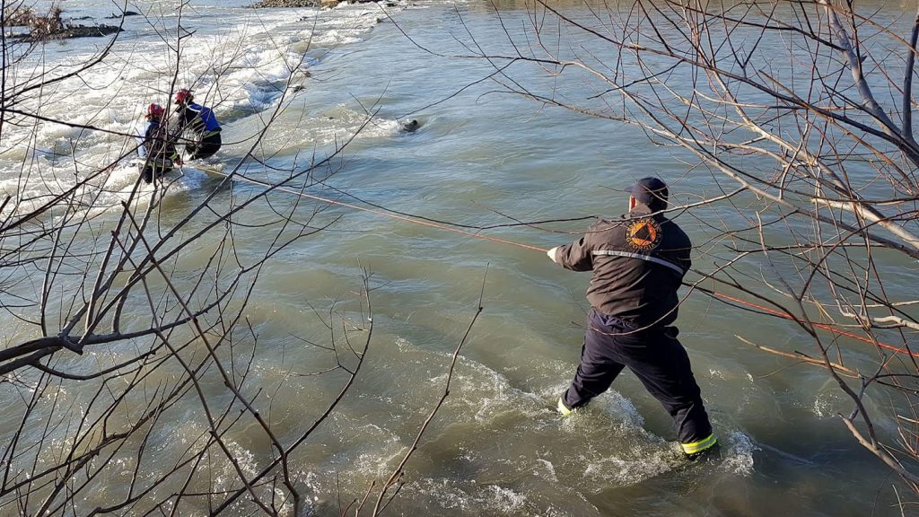 В Рустави река Мтквари выбросила на берег тело женщины