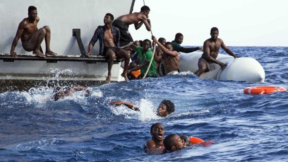 У берегов Йемена перевернулась лодка с мигрантами, 30 человек погибли