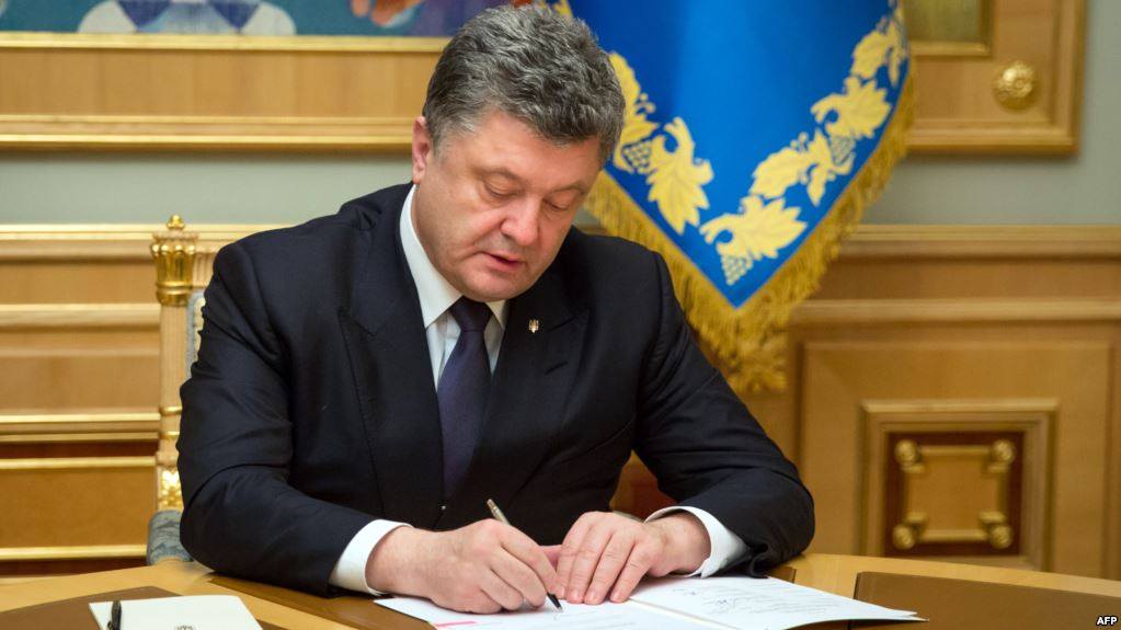 Порошенко подписал закон о допуске в Украину иностранных военных