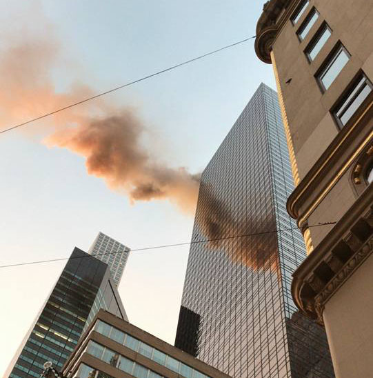 В Нью-Йорке горит Трамп-тауэр (фото)