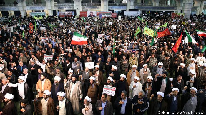 Власти Ирана организовали массовые проправительственные акции