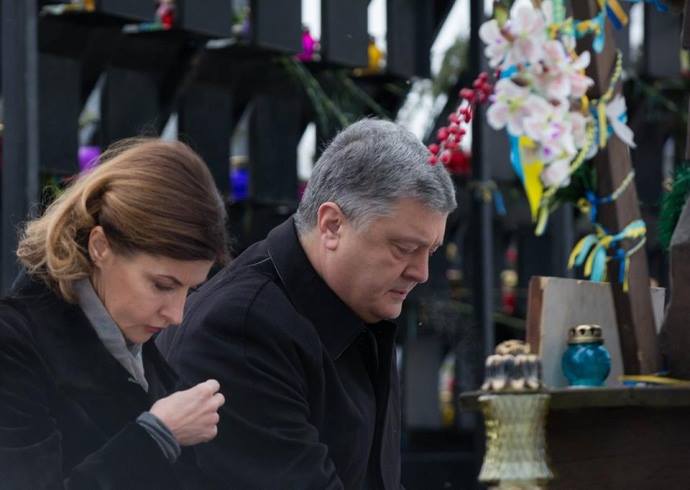 Petro Poroşenko 2014-cü ildə Maydanda həlak olanların xatirəsini yad etdi