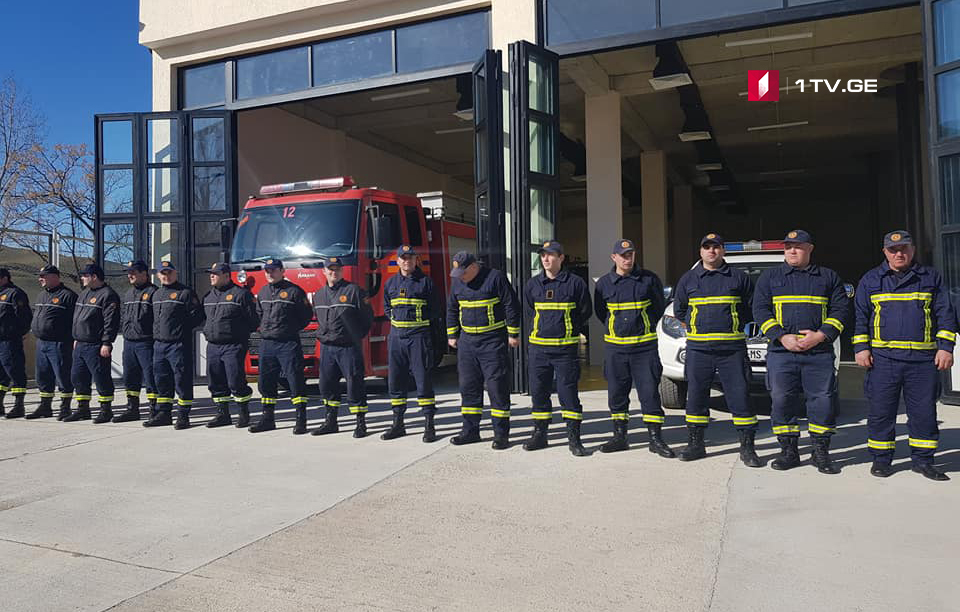 Председатель парламента Грузии поздравил пожарных-спасателей с профессиональным днем