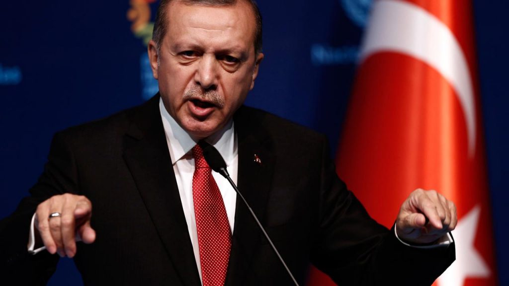 Эрдоган потребовал от США покинуть сирийский Манбидж