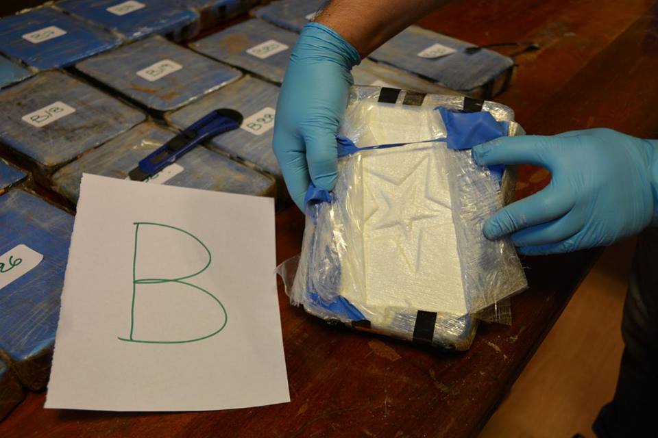 В посольстве РФ в Аргентине изъяли 389 кг кокаина