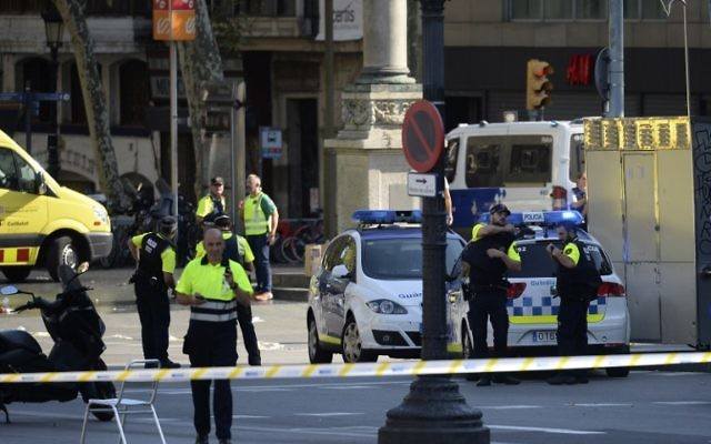 Во Франции задержали трех подозреваемых в связях с терактами в Каталонии