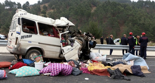 На юге Турции в ДТП с микроавтобусом погибли 9 человек