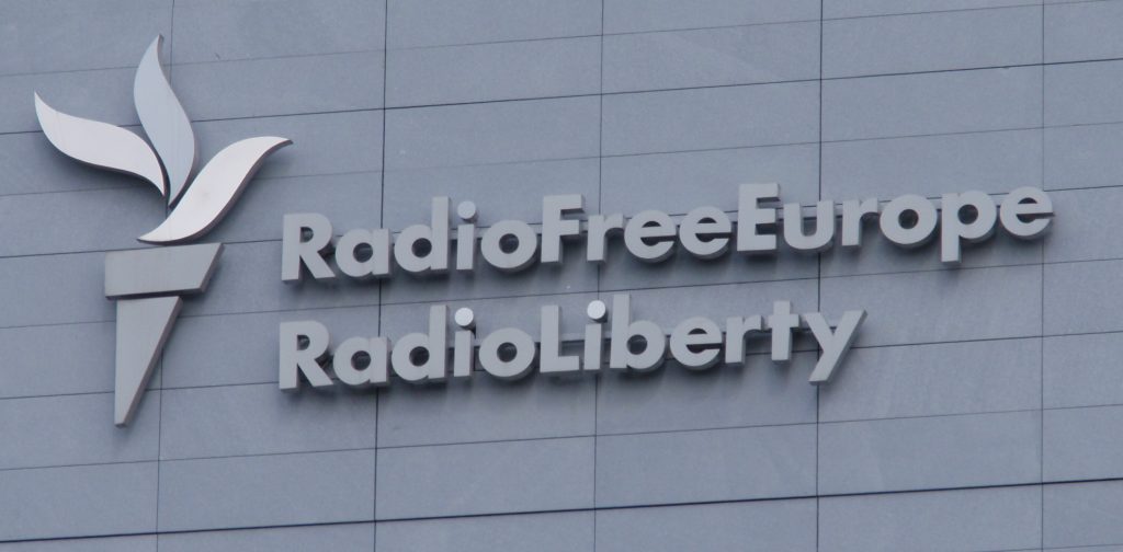 BBG Watch – Государственный департамент и Белый дом должны слушать журналистов, которые выражают поддержку грузинской службе «Радио Свобода»