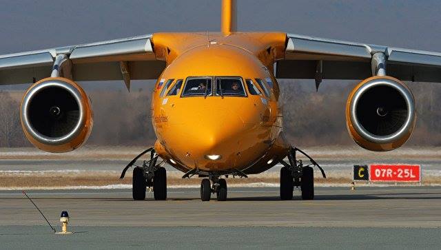 Пассажирский самолет исчез с радаров в России