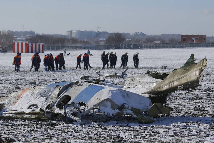 Plane carrying 71 people crashes near Moscow