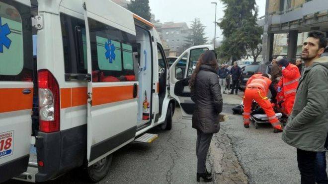 İtaliyanın Maçerata şəhərində kişi tərəfindən açılan atəş nəticəsində 6 nəfər yaralandı