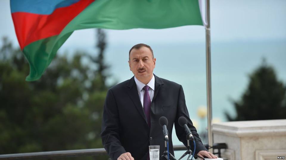 Партия "Новый Азербайджан" выдвинула Ильхама Алиева кандидатом на внеочередных президентских выборах в Азербайджане