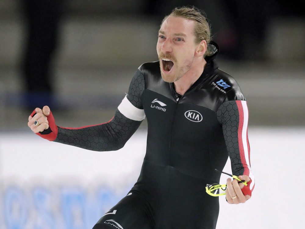 Канадский конькобежец Блюмен с олимпийским рекордом завоевал золото ОИ на дистанции 10 000 м