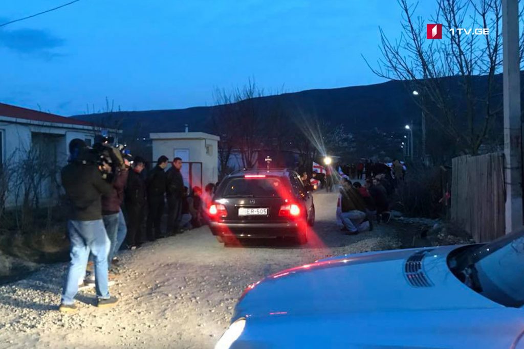 Arçil Tatunaşvilinin cəsədini Tsilkaniyə, öz evinə uğratdılar